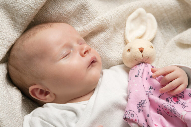 4 sposoby na to, jak uspokoić niemowlę i pozwolić mu zasnąć