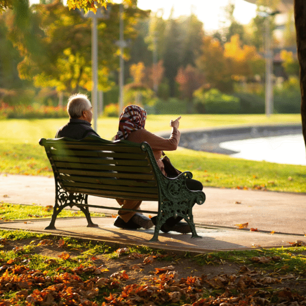 Wolontariat seniorów: co daje innym i co daje Tobie?