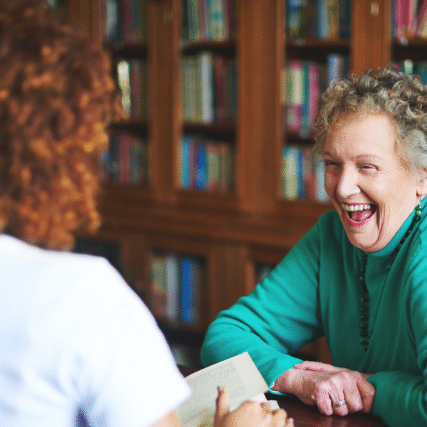 Kompetencje, które seniorzy rozwijają w projektach społecznych